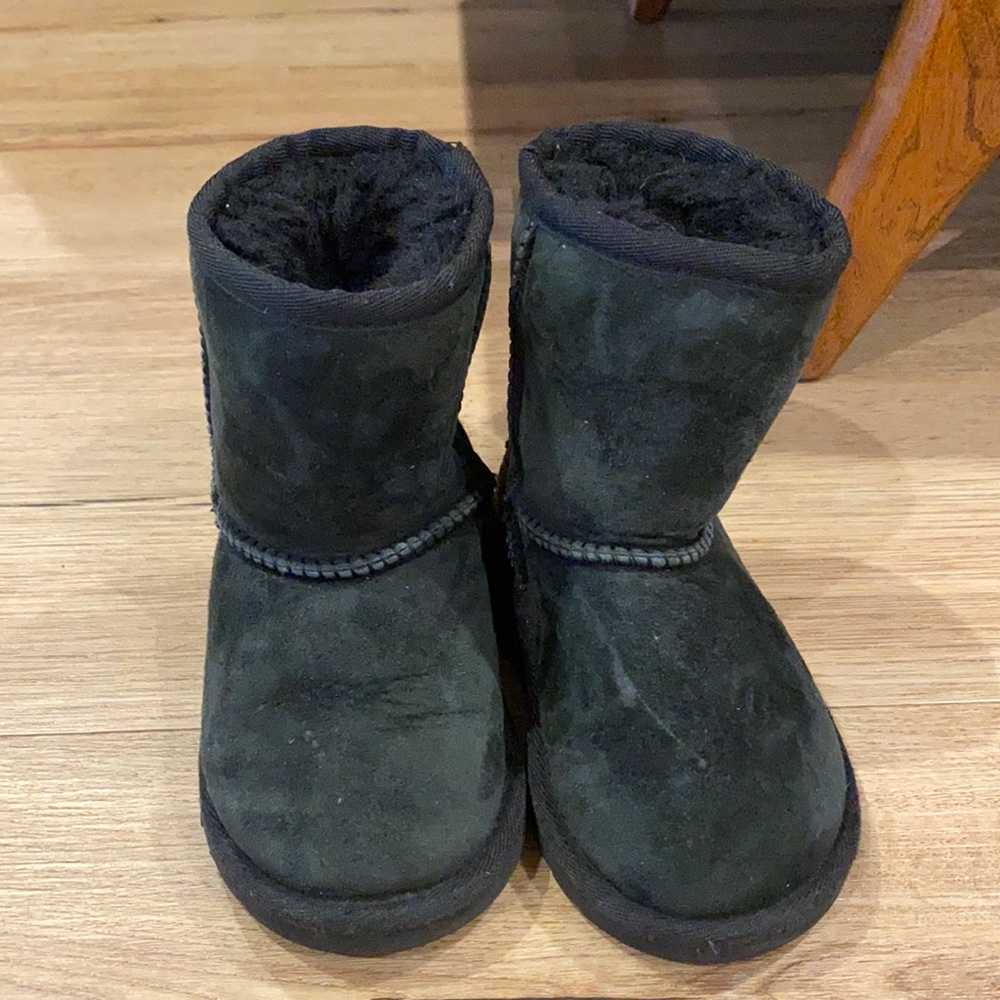 Black UGG boots toddler size 7